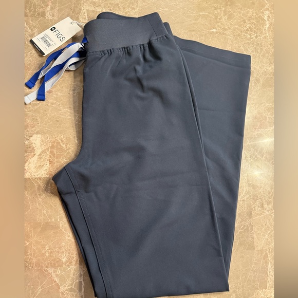 W_LIVINGSTON HIGH WAIST PETITE XS
CLASSIC SCRUB PANTS - Picture 2 of 9